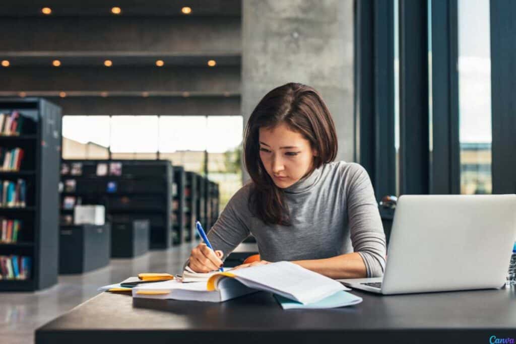 Como estudar com eficiência: 6 dicas de ergonomia para mandar bem sem sofrer depois